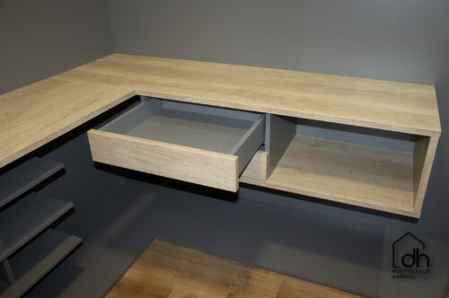 Гардеробная со складной дверью