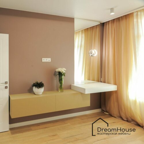 Кофейная спальня с туалетным столиком