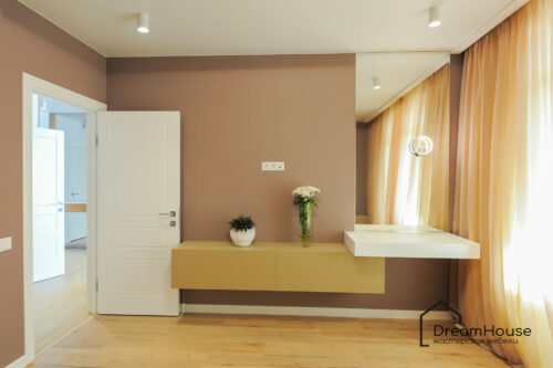 Кофейная спальня с туалетным столиком