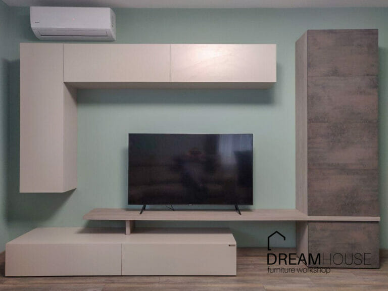 Современная гостинная с большим рабочим местом