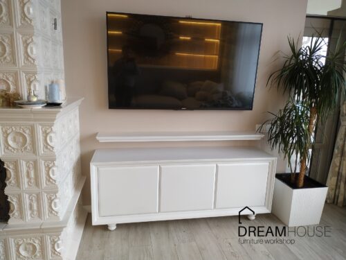 Фарбована тумба під телевізор