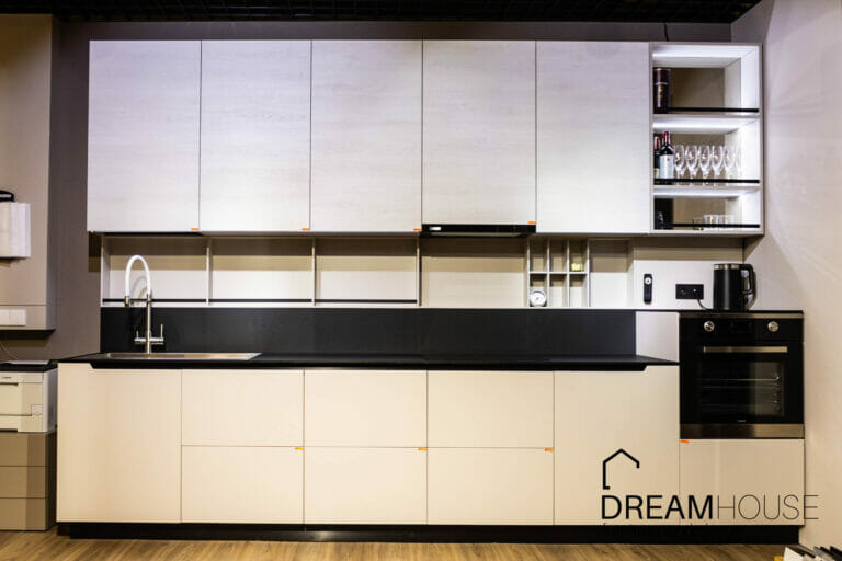 Кухня без ручек с профилем Gola